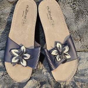 Flexus Women's Navy Floral Sandals